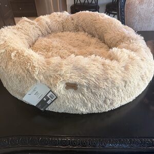 Koolaburra by UGG Faux Fur pet bed